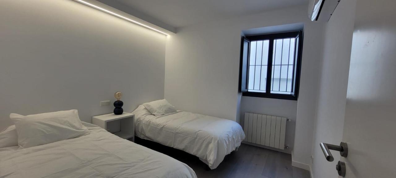 Cozy & Modern Apartment Hombre De Piedra Севилья Экстерьер фото