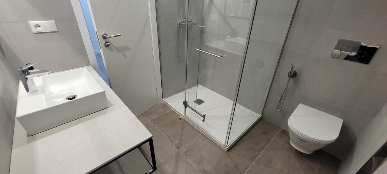 Cozy & Modern Apartment Hombre De Piedra Севилья Экстерьер фото
