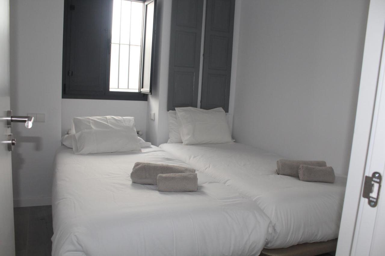 Cozy & Modern Apartment Hombre De Piedra Севилья Экстерьер фото